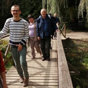 Spacer po parku, mostek nad rzeką Prosną